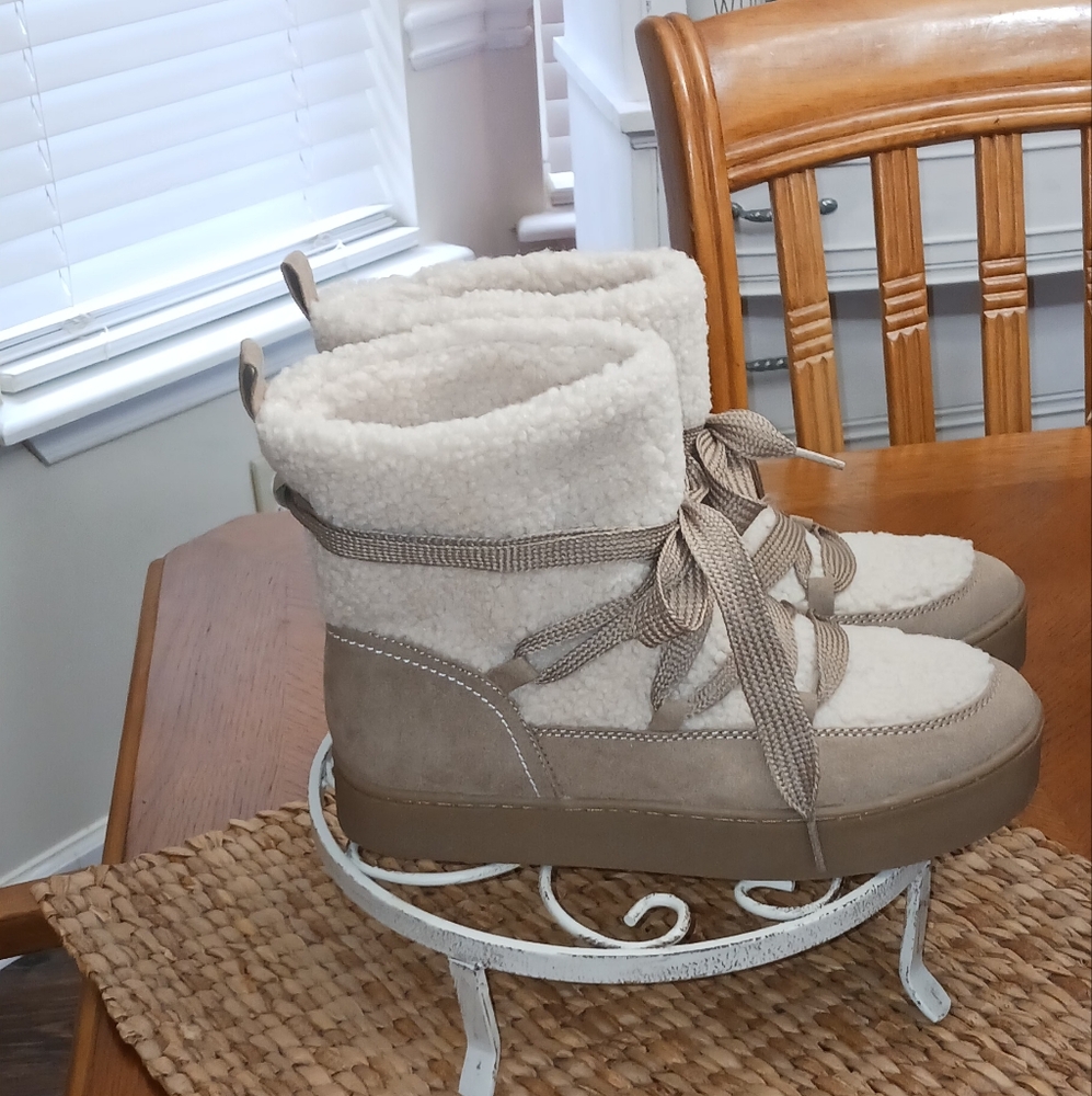 Universal Threads Nwot Birgette Winter Boots Taup… - image 2